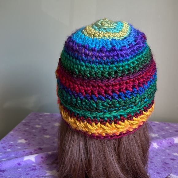 Crochet satin yarn flower beanie medium new - Picture 4 of 7